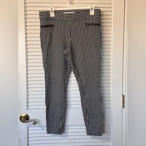 Old Navy Stevie Large Black & White Houndstooth Pants